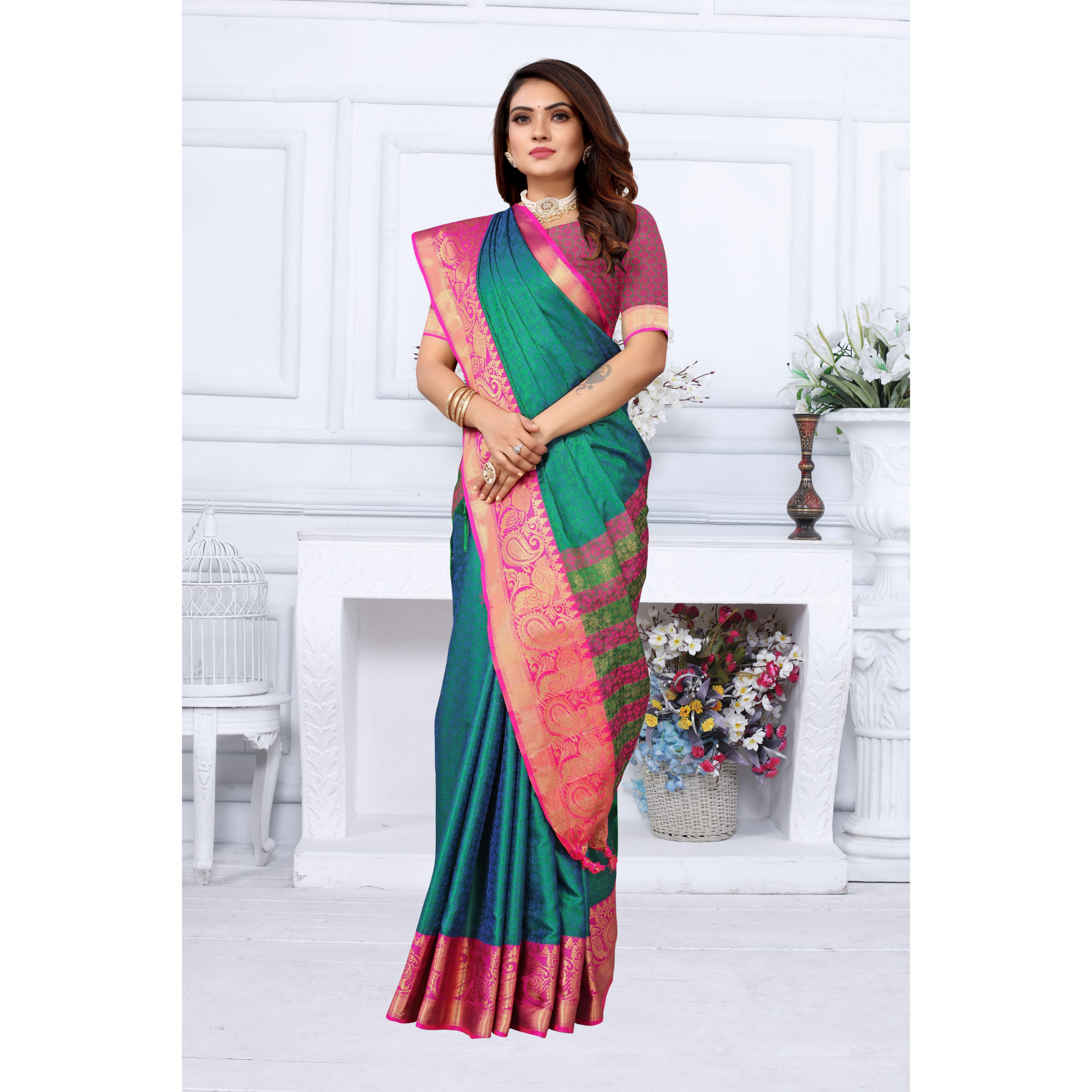 Silk and Cotton Jacquard Saree with Silk and Cotton Blouse Piece Green with red border Saree casual Cocktail Festive Green red Saree Saree Silk img21_72701c90-d44e-41ea-8f59-0d55a68e754c